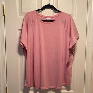 Columbia Women's Light Pink Short Sleeve Tee…size 3X